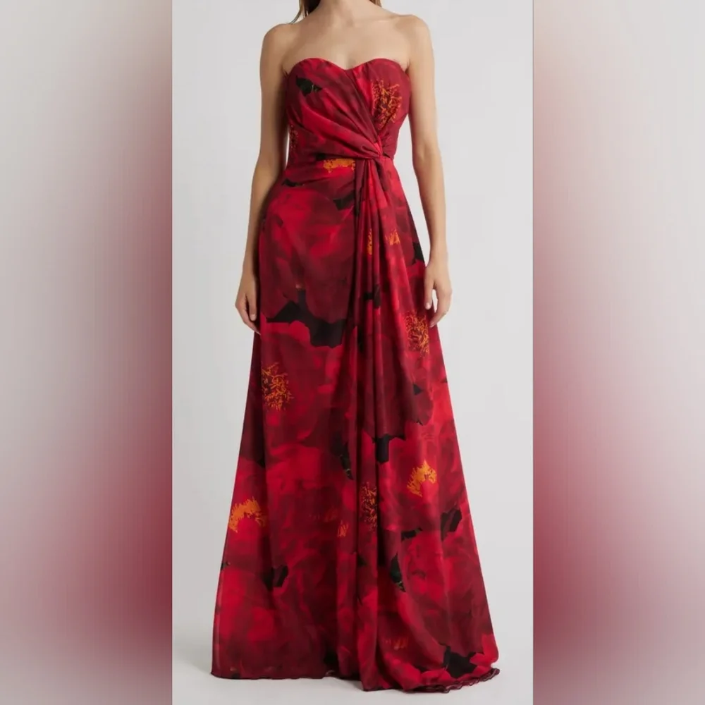 Chiara Boni Elegant Red Floral Women's Skirt